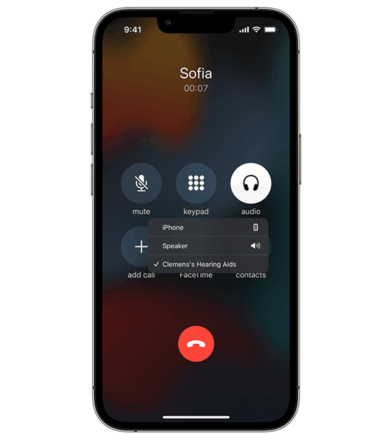 iPhone che mostra una chiamata in streaming agli apparecchi acustici di un utilizzatore